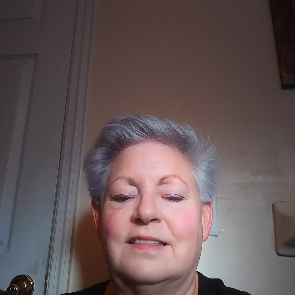 Meet your Posher, Dione